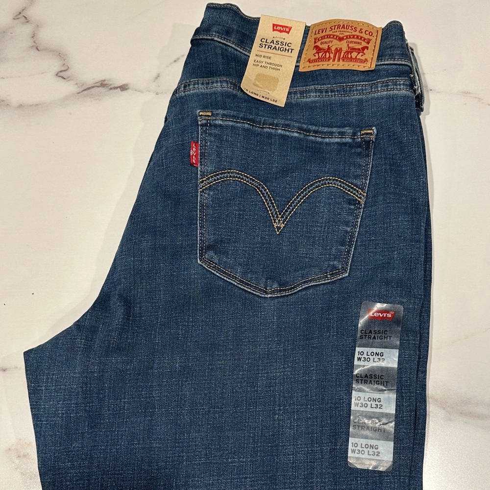 Levi's Women’s Straight Jeans - Dark Blue - Mid Rise Easy through hip and thigh